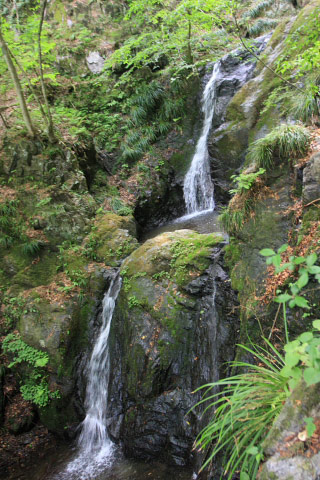 Fujikake Falls