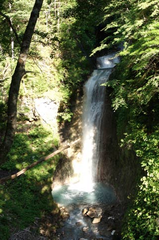 緋の滝