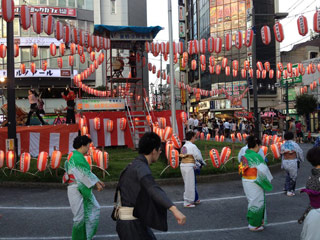 巣鴨駅前盆踊り